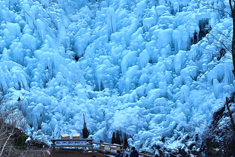 あしがくぼの氷柱