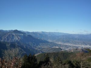 丸山から横瀬町と武甲山110107