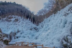 【看板】あしがくぼの氷柱